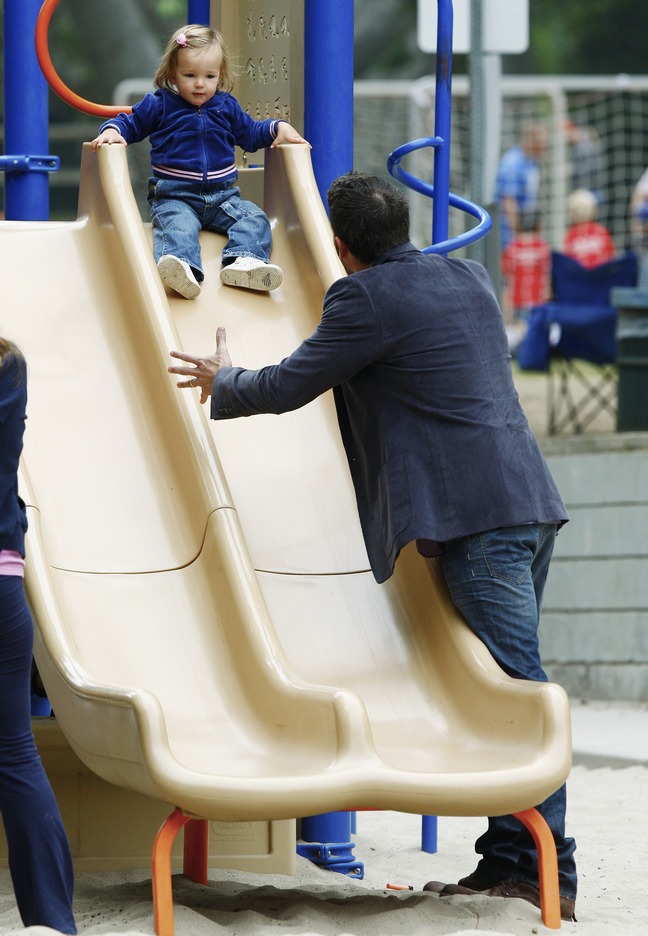 Ben Affleck, Jacket, jeans, boots, seraphina, slide, park