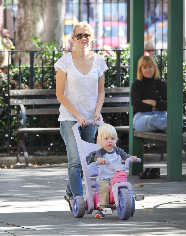 Naomi Watts, white top, jeans, stroller, sunglasses